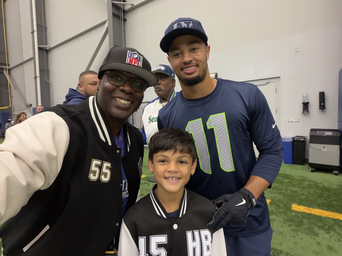 CoachButler55's tweet photo. Seahawks practice and game with Harvey https://t.co/wP3U0idULO