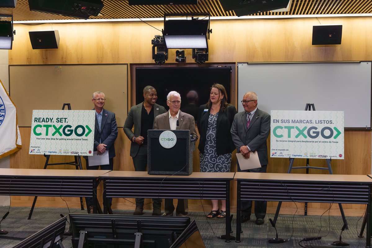 austinmobility's tweet photo. 🎉 The City &amp; its regional partners celebrated the official launch of CTXGO last week.

📲 CTXGO is a new app designed to help you get around Central Texas. Find traffic and construction updates, sign up for alerts and explore new ways to commute - all in one place. https://t.co/tmmUx4Fl0v