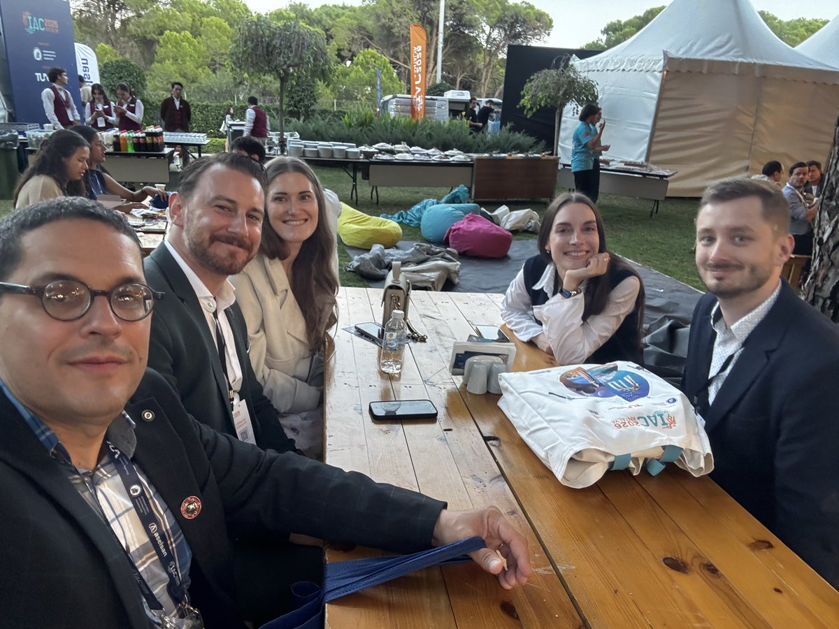 JulioFDRezende's tweet photo. #IAC2026 #SpaceHealth #SpaceSustainability #HabitatMarte #Artemis #SpaceAnalog #AnalogAstronaut #iac2026antalya @iac2026antalya @iafastro https://t.co/Gx7U4007PW