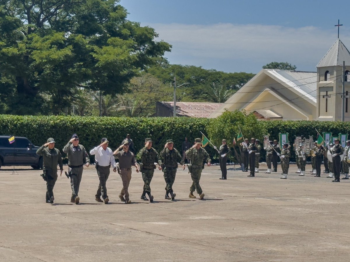 DidierLobo_Ch's tweet photo. En el Cesar tenemos una gran expectativa frente a la puesta en marcha de la Fuerza de Tarea Urano por parte del Gobierno Nacional, cuya activación se realizó hoy en Valledupar. 

Nuestro departamento continúa siendo afectado por las acciones de grupos criminales y el más reciente episodio ocurrió en Aguachica, donde fue atacada la Policía Nacional.

Por eso, esperamos que esta operación se traduzca en resultados concretos: recuperar el control de los corredores estratégicos, proteger a nuestras comunidades y golpear las estructuras que financian el terrorismo y el crimen organizado.

A los terroristas hay que enfrentarlos con contundencia, inteligencia y toda la capacidad del Estado.

Desde el @SenadoGovCo seguiremos respaldando las acciones que permitan recuperar la tranquilidad y garantizar que nuestra gente pueda vivir y trabajar en paz.