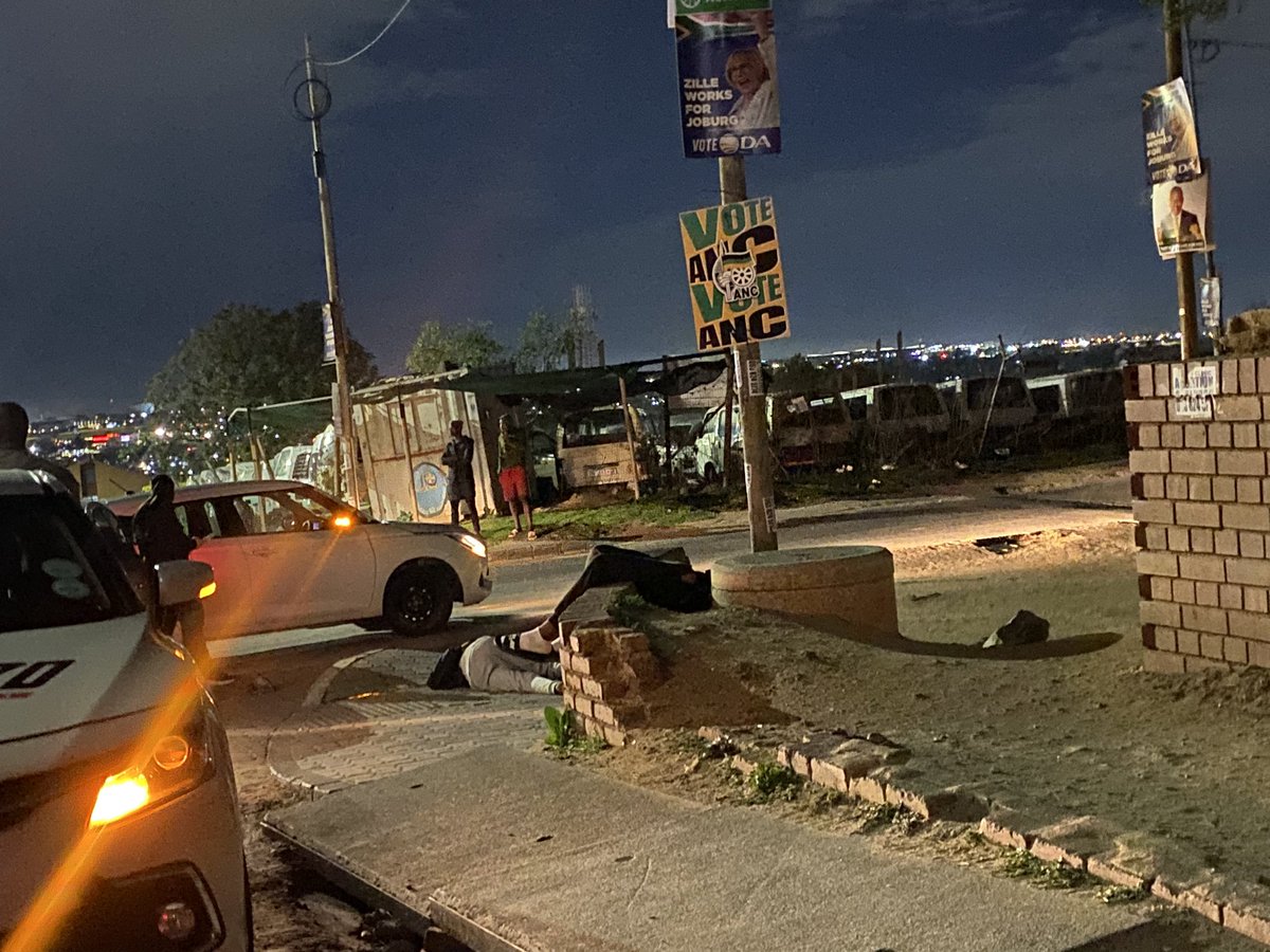 GivenReporter's tweet photo. BREAKING NEWS | ALEXANDRA SHOOTING

An active crime scene is unfolding in Alexandra, where two men have reportedly been gunned down this evening on Alfred Zoe Street, opposite Madala Hostel.

The circumstances surrounding the shooting remain unclear at this stage @SABCNews https://t.co/uRGcVMt1Ot