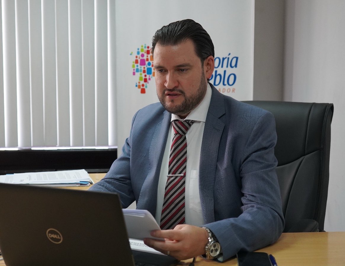 DEFENSORIAEC's tweet photo. Finalmente, el Secretario Misional subrayó que la #DefensoríaDelPueblo participará en mesas de trabajo con las instituciones del Estado responsables del tema para abordar la problemática con información de primera fuente. https://t.co/wPWiN0ilsJ