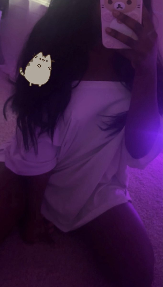 Angelsvuu's tweet photo. Who wants to see what’s underneath 🌸 #egirl #cute #nsfw https://t.co/Cp2dDa3nkm