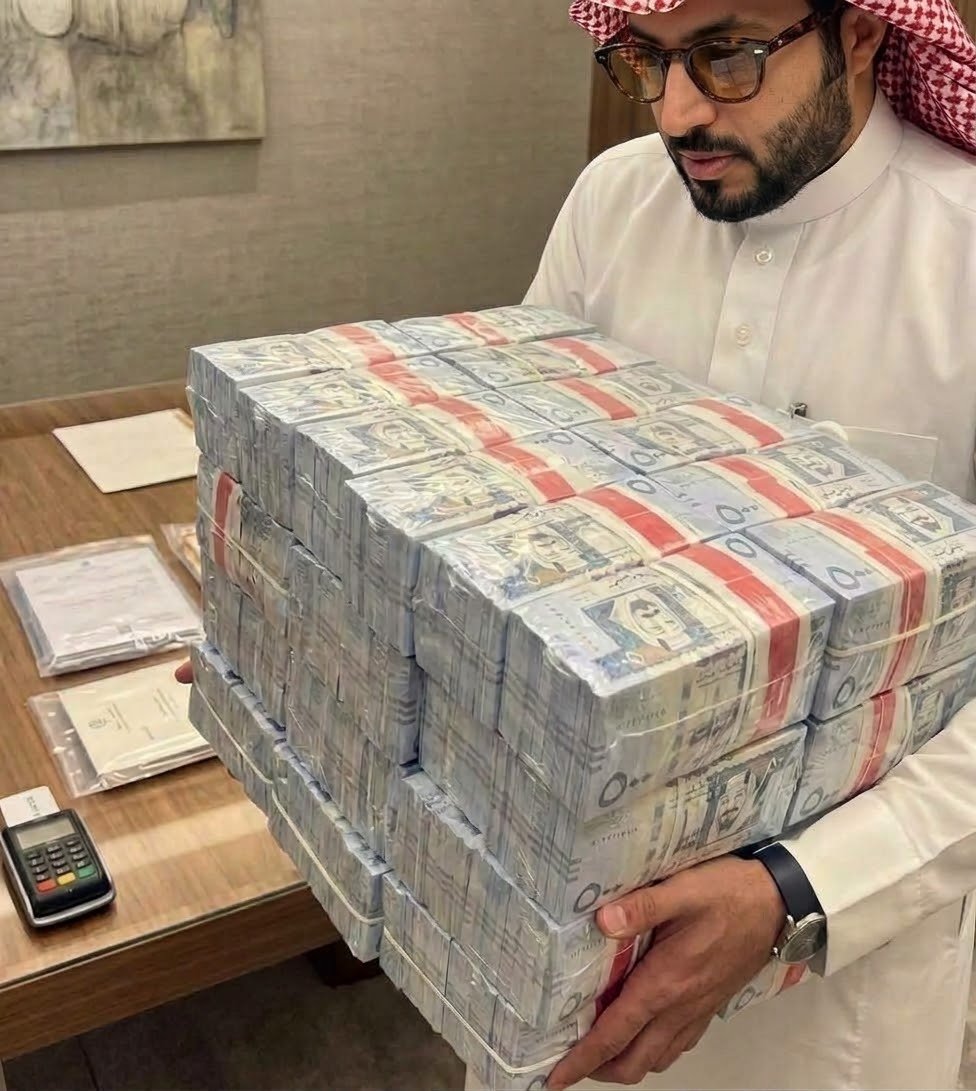 myr1720432's tweet photo. لو جتك 4،000،000 مليون ﷼ سعودي  اليوم
هل يمكن للمبلغ .. أن يحل كل مشاكلك💸  

◯ نعم

◯ لا https://t.co/tXZTw1w3A2