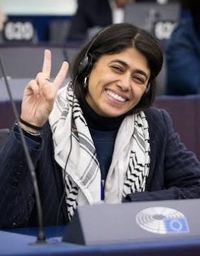 SERGIL88349033's tweet photo. Gravissime ‼️
Pina Picierno vice-présidente du parlement européen accuse publiquement Rima Hassan  d’avoir profané les drapeaux européens et israéliens  lors de l’exposition commémorative du 7 octobre.
Après les accusations portées par Francois-Xavier Bellamy , une enquête doit être diligentée de toute urgence!