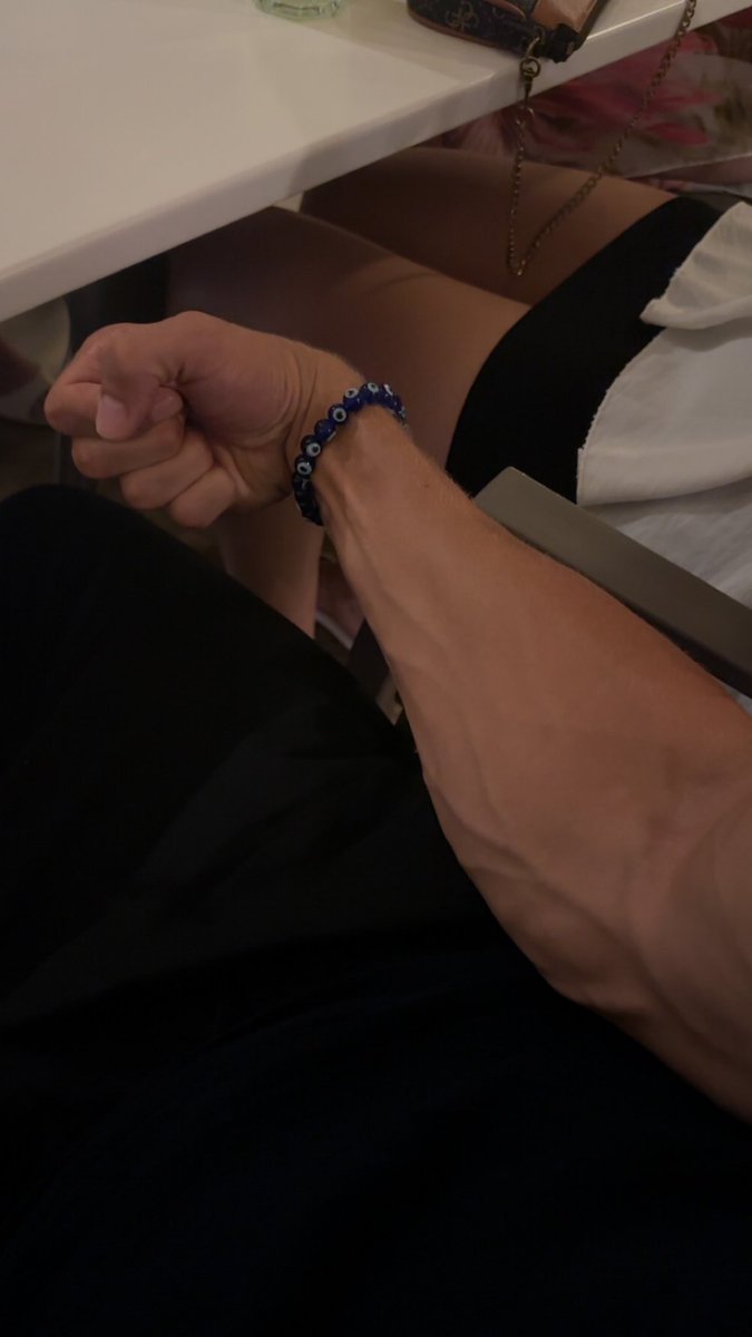 leonvcss's tweet photo. Wie findet ihr mein neues Armband? 🧿 https://t.co/w9Ei46INxP
