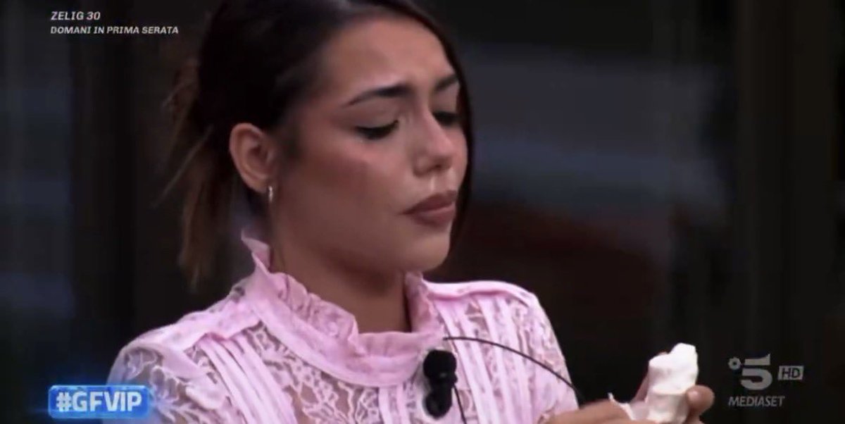 la_noeemi's tweet photo. le opinoniste dovevano evitare di dire tutte quelle cose,è una ragazza di 23 anni che ha capito di non amare più il suo ragazzo,forza pierina🌟🌟

#gfvip
#alepier https://t.co/roeypOV58H