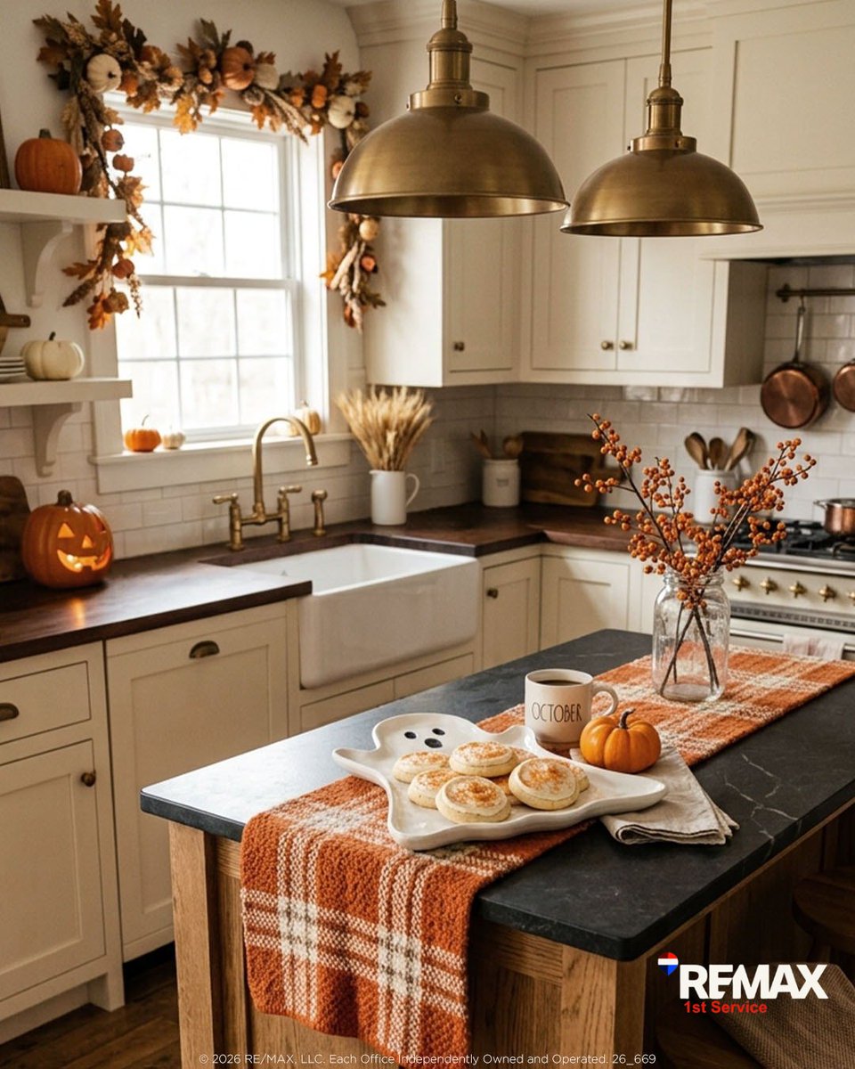 REMAX1stService's tweet photo. ๐๐ช Fall tastes a little sweeter at home.
Cozy kitchens, warm drinks and plenty of pumpkin, apple, caramel and cinnamon treats make October even better. ๐โ
Whatโs your favorite fall treat?
#FallAtHome #FallTreats #ChicagoSuburbs #REMAX1stService https://t.co/QgPIRxEbM0