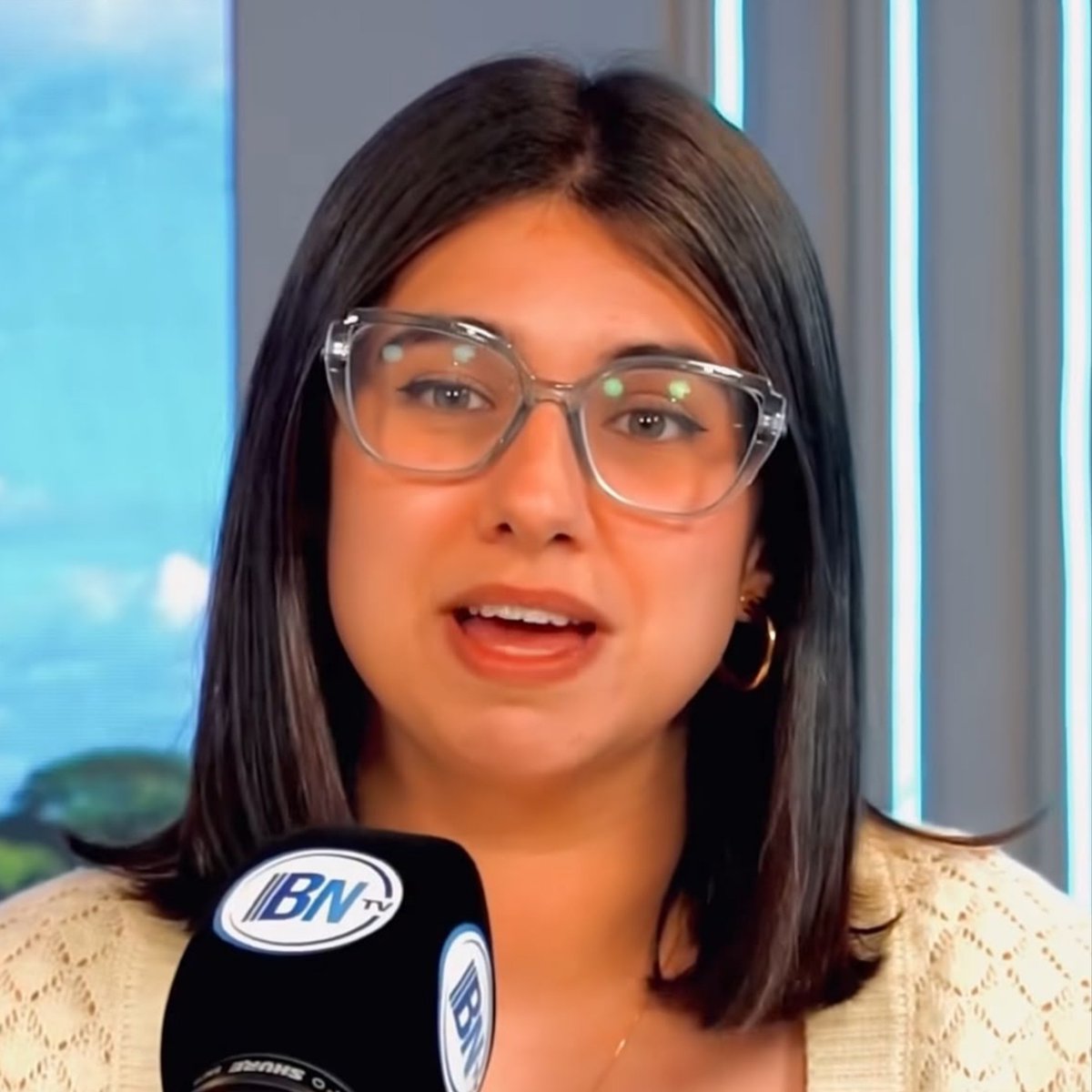 updatecharts's tweet photo. 🚨 Sofia Favero DENUNCIA Eduarda Campopiano para o Ministério Público e pede que abram um inquérito policial por TRANSF0BIA contra Erika Hilton. https://t.co/y3RooLqM8L