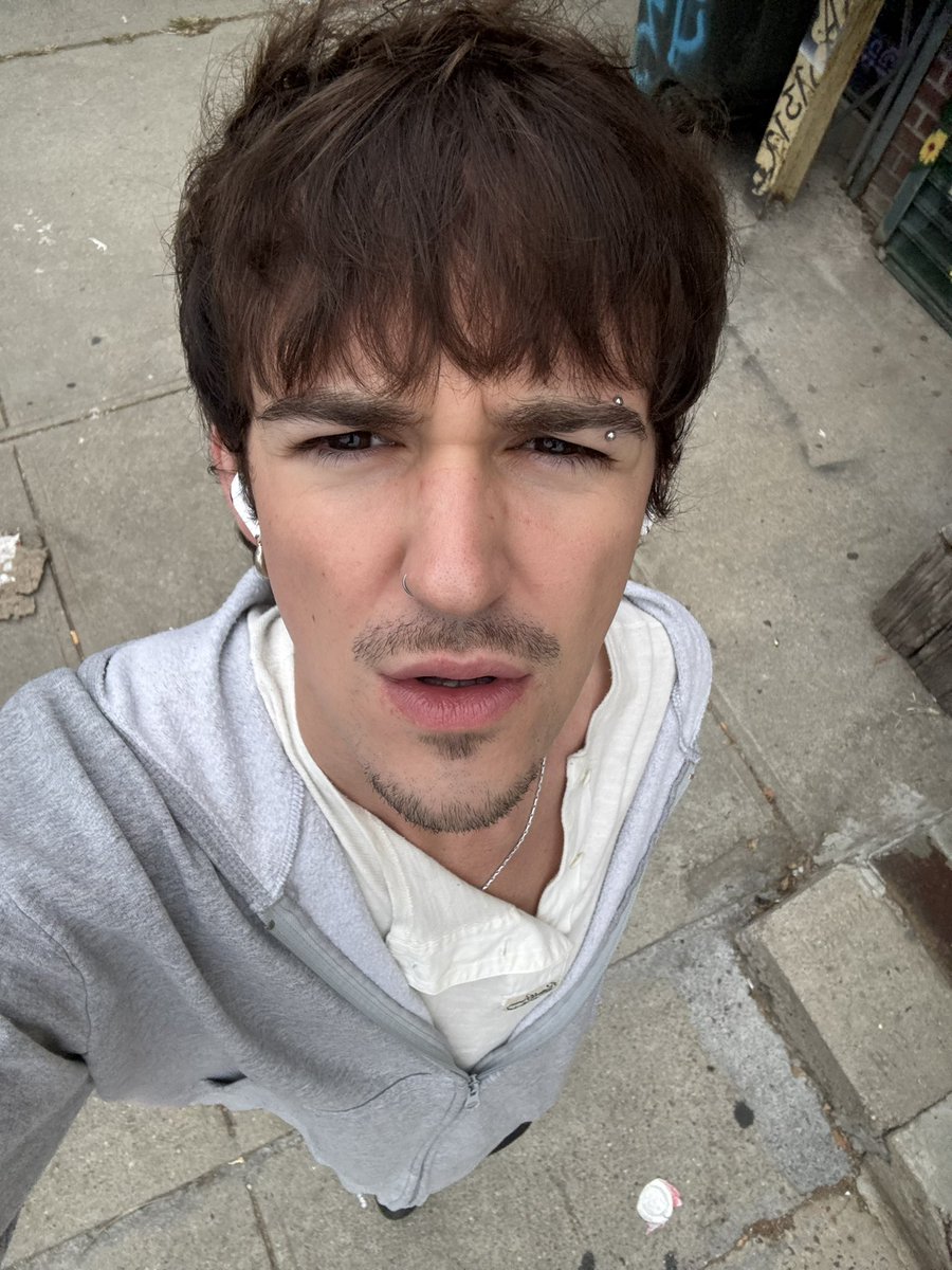 codifiedgay's tweet photo. hair + complexion starting to eattt https://t.co/3Cap7AoTrq