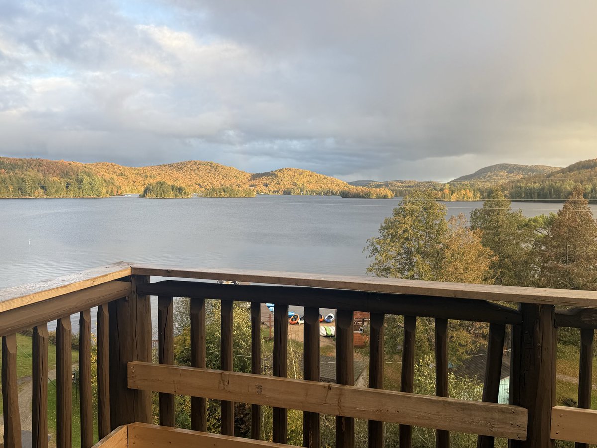 AlbatorDan's tweet photo. Ne me chercher pas … je sais , je sais que vous ne me chercher pas 😀
    anyway Dan est en planif stratégique à Tremblant 😉 https://t.co/LXwea4NxpB