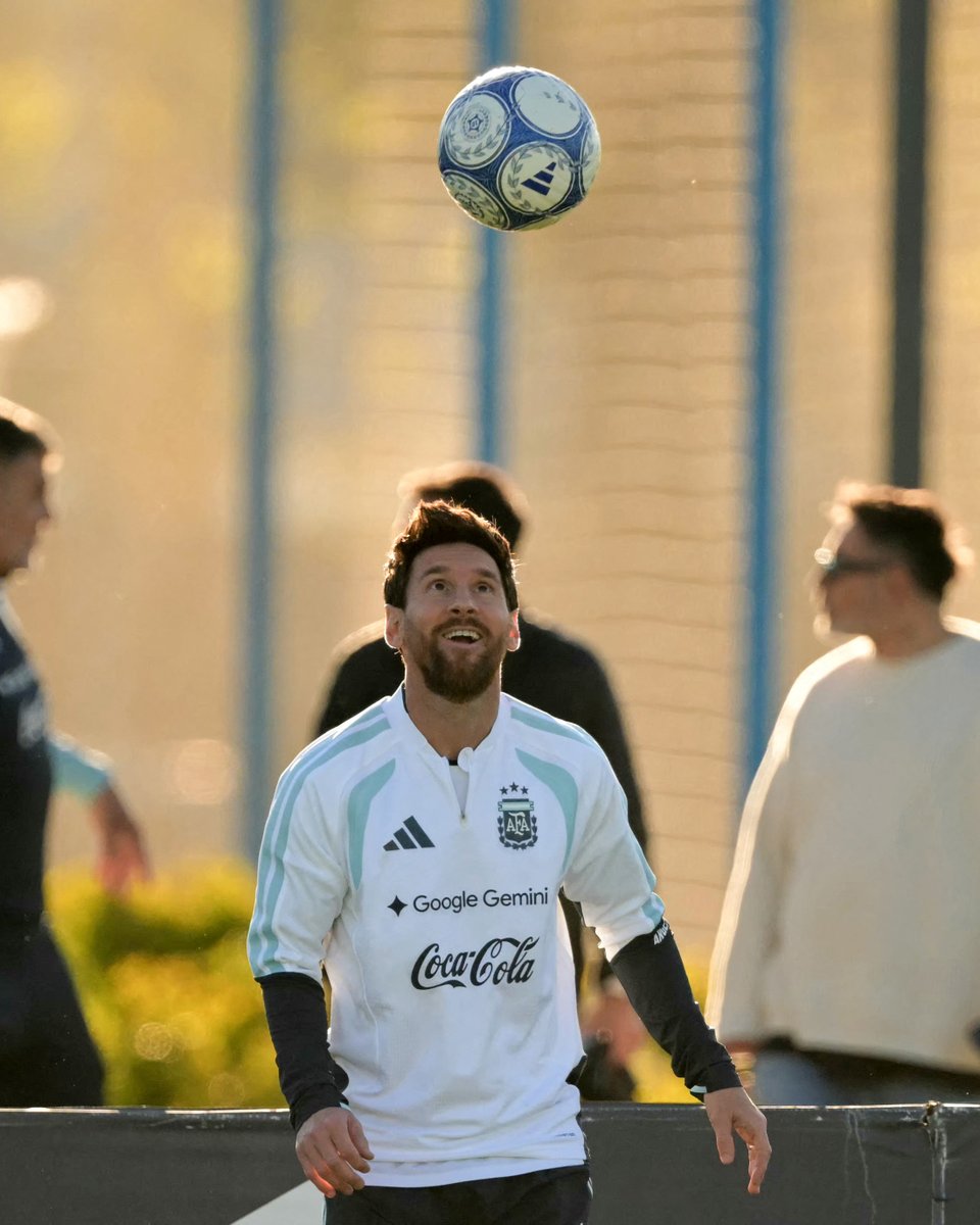 brfootball's tweet photo. One last training session 🥺 https://t.co/y2YzdDAU3w
