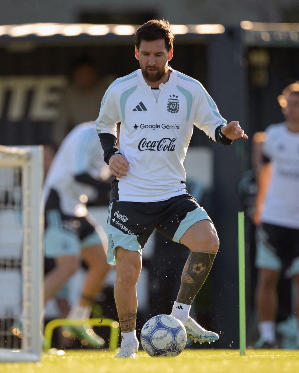brfootball's tweet photo. One last training session 🥺 https://t.co/y2YzdDAU3w