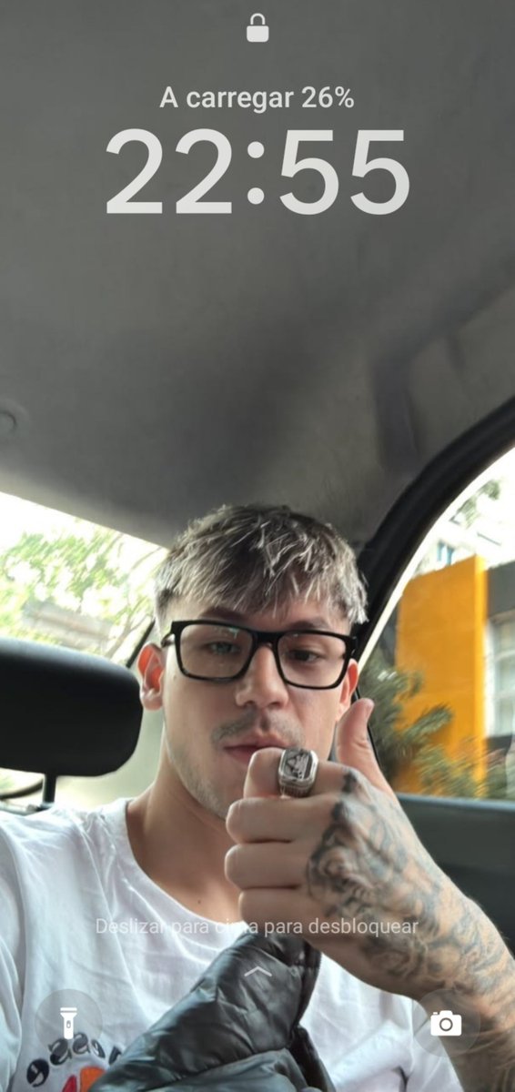 lodoapollo's tweet photo. troquei o wallpaper, to com hiperfoco nele com esse óculos 😭
@apolloemici te amo lindinho https://t.co/b2wC4v9aek