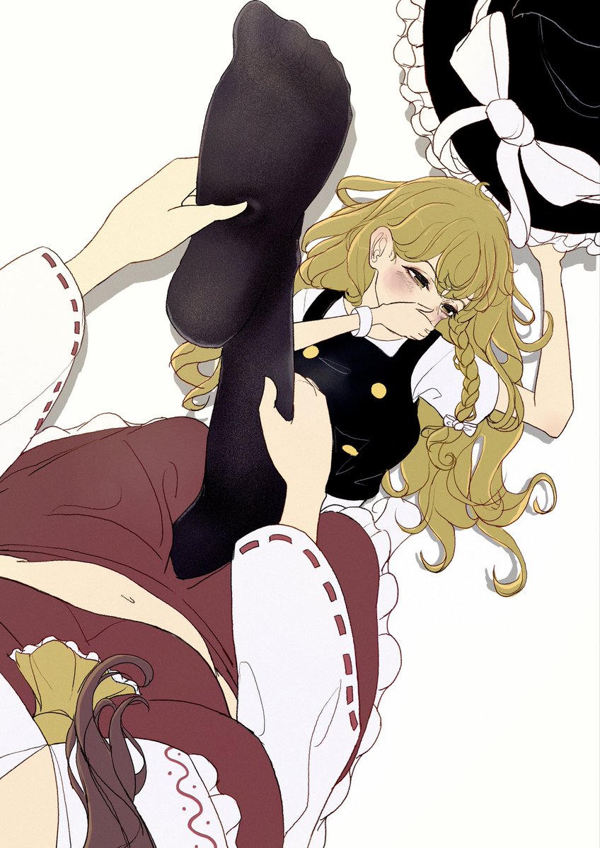 Suriburi06's tweet photo. 柔軟レイマリ　過去絵です https://t.co/GQAhOllPF7