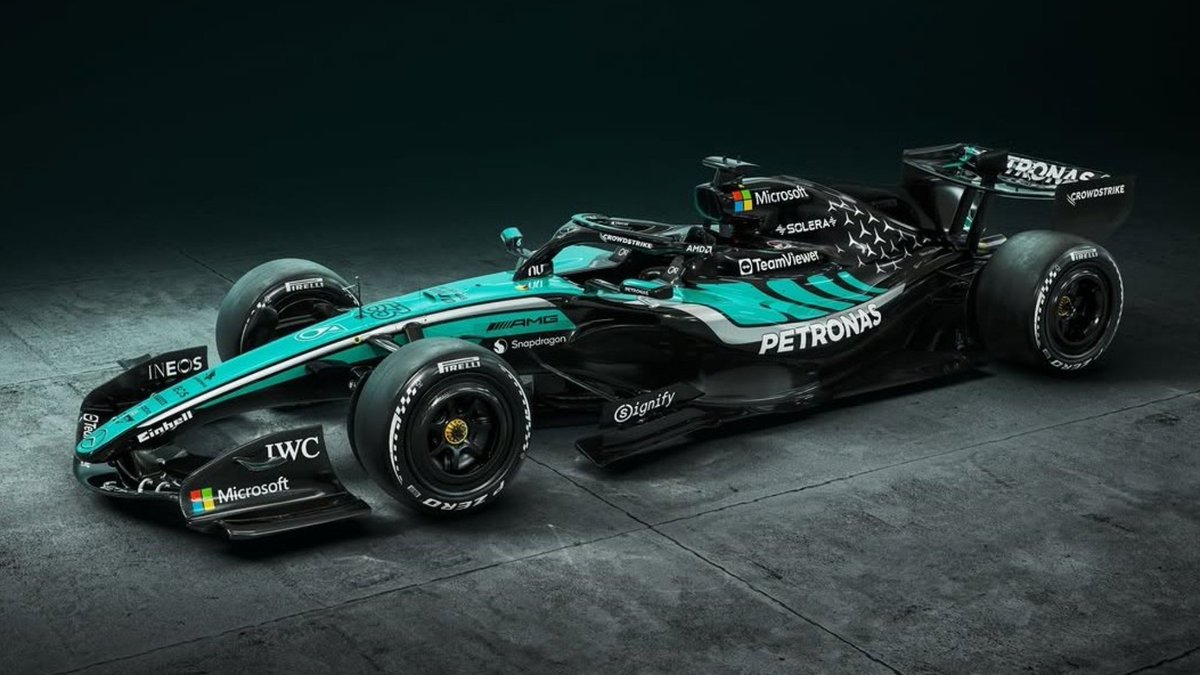 BIZARX's tweet photo. @bburago I need 1:24, please 🥹 @MercedesAMGF1 https://t.co/JZL9pohCGA