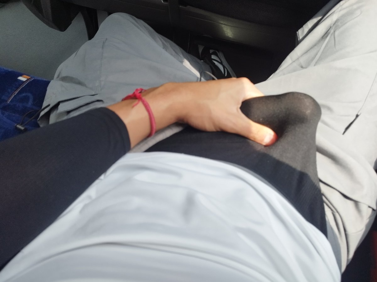 alexagcast5's tweet photo. Me puse caliente en el autobús si le dan 
❤️ Rt y me siguen les mando el vídeo https://t.co/aPLpGdFFe9