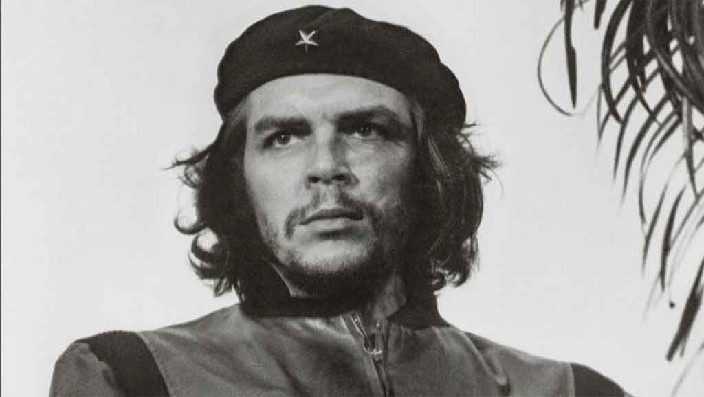 PrensaLatina_cu's tweet photo. El presidente de Casa de las Américas de #Cuba🇨🇺,
#AbelPrieto, calificó de estimulante por su sentido ético, el conversatorio sostenido hoy, en esta capital, con italianos, en su mayoría jóvenes, sobre la trascendencia de Ernesto Che Guevara.
🔗https://t.co/T3oMF7ptuh https://t.co/0Tf9wsy7Tk