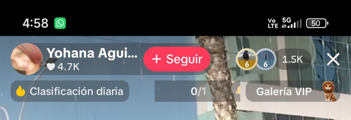bearistae's tweet photo. Esta tipa está diciendo que va a transmitir toda la estadía de los chicos, que no se va a mover y no le interesa si le bajan la cuenta se va a crear miles más para "transmitirle su amor", dice que hay un grupo ya esperando, vayan a denunciar por favor  https://t.co/y0oFDwlb8i https://t.co/W1BtEyKstn