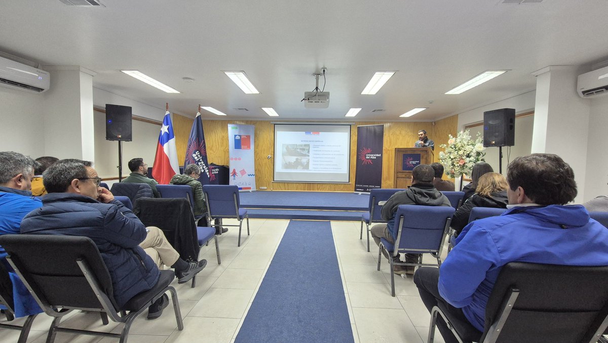 MTTNuble's tweet photo. 🚦 Seminario junto a las Direcciones de Tránsito de las distintas comunas de la región, abordando materias de transporte público, fiscalización, seguridad vial, gestión del tránsito y aspectos técnicos. 🤝🛣️🚍 https://t.co/D6f5k6iabG