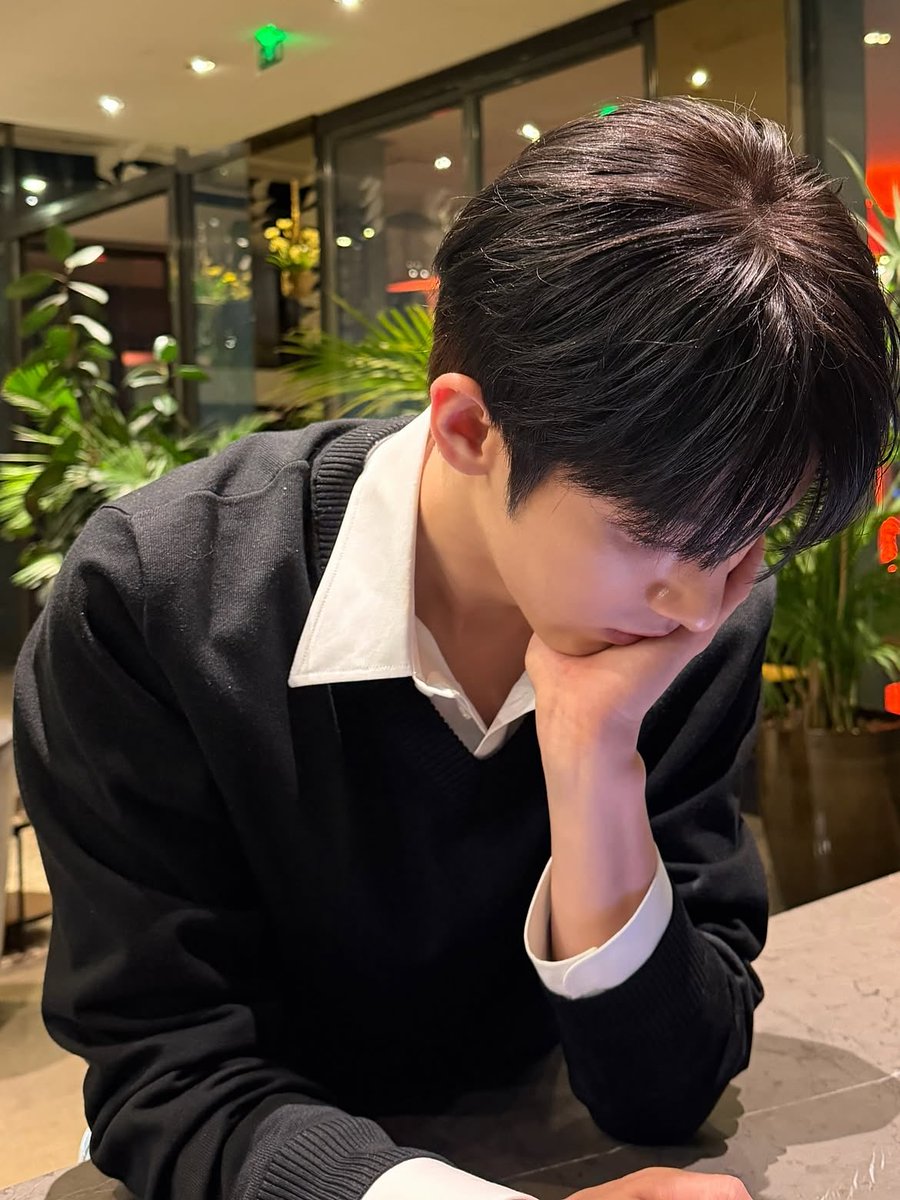 sesecoreS2's tweet photo. 261005 박시우 인스타그램 게시물

#박시우 #Parksiwoo https://t.co/O2GbqjLd4O