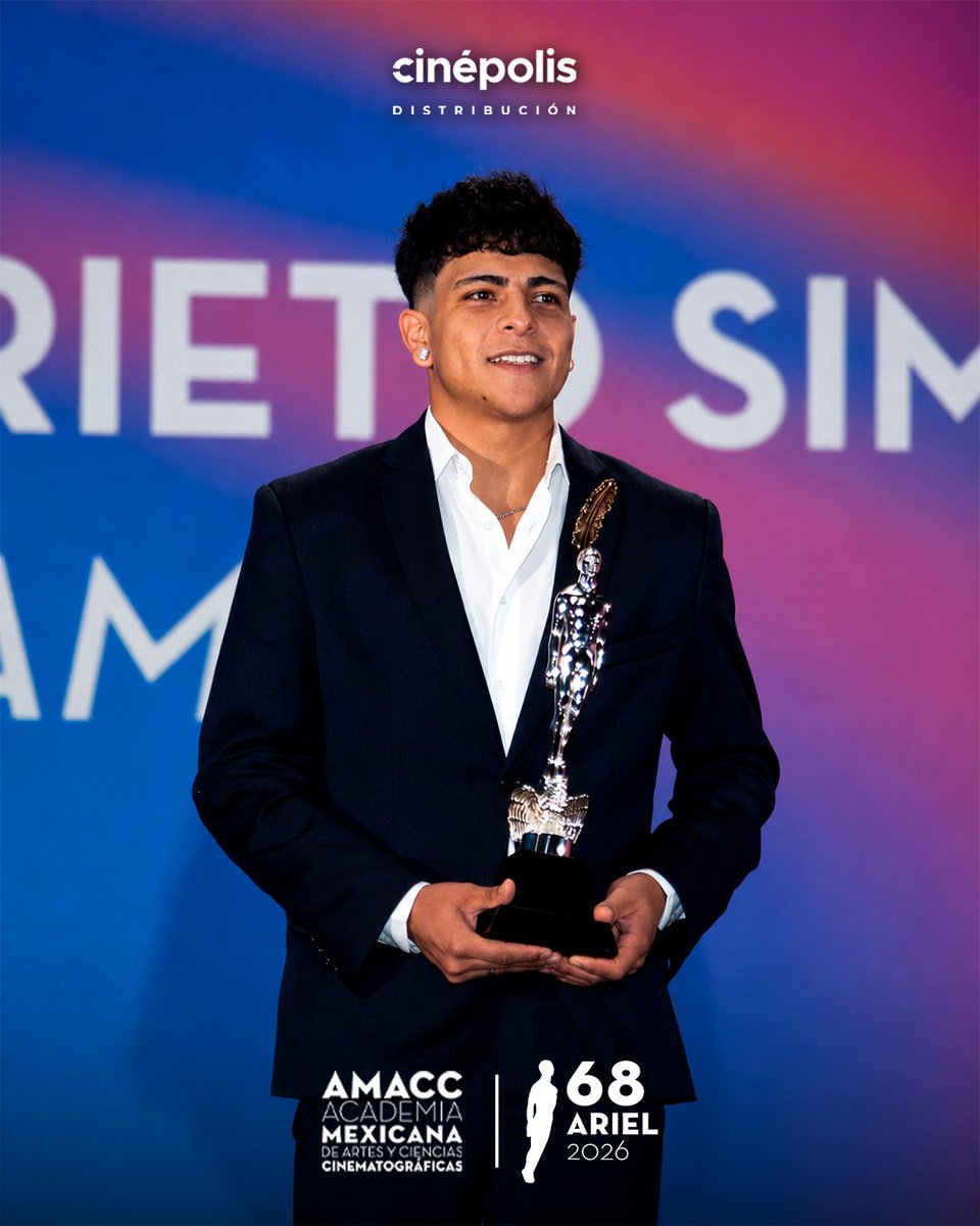 CinepolisDist's tweet photo. 13 premios #Ariel68 en una noche mágica donde, por segundo año consecutivo y por tercera vez en esta década, Cinépolis Distribución ¡se convirtió en la distribuidora más premiada! ✨🙌

Celebramos las historias que nos representan, nos unen y nos entretienen. 🎬 https://t.co/GIr1N2qtNI
