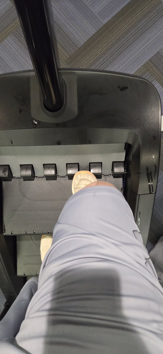 HawtornVRabot's tweet photo. The worst part about #bloodclots and #bloodthinners is I can't get an #injection to help my #chronicpain since it could cause #internalbleeding . https://t.co/SeC1znl2a5