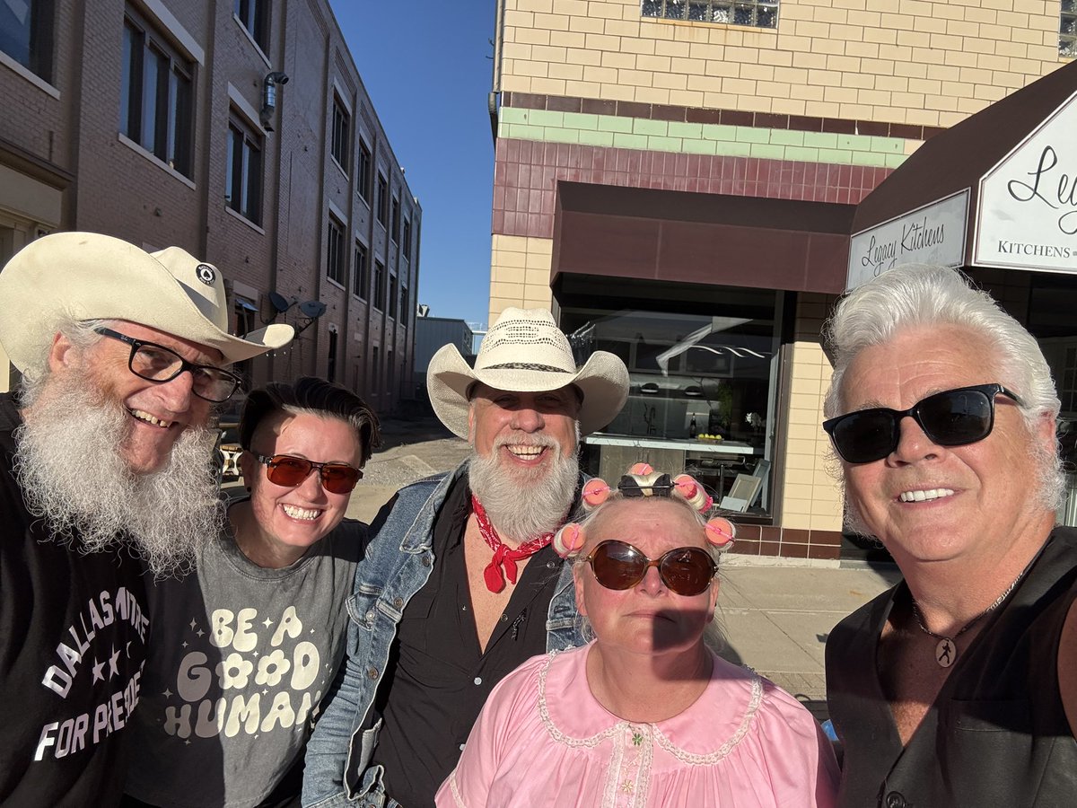 dallasmoore's tweet photo. BadAss Jams at Mammoth Fest Newport, Kentucky with Dale Watson and Laid Back Country Picker yesterday afternoon! 
#honkytonkheroes
#outlawcountry 
@SGHRevival https://t.co/1q2G1R2VIF