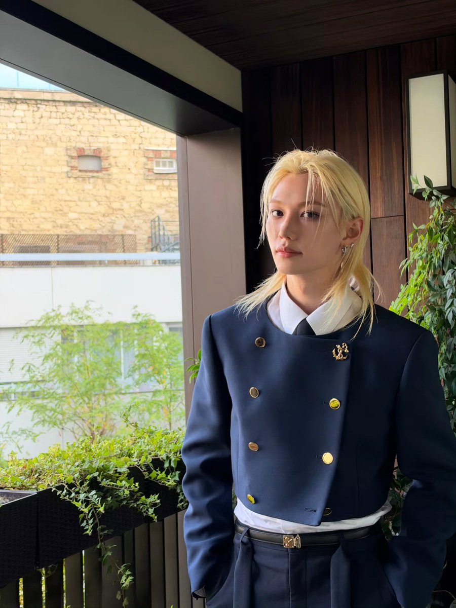 spearhyunnie2's tweet photo. felix instagram update: "last day 💛💙❤"

#FELIXxLVSS27 https://t.co/5lqXkJZuqD