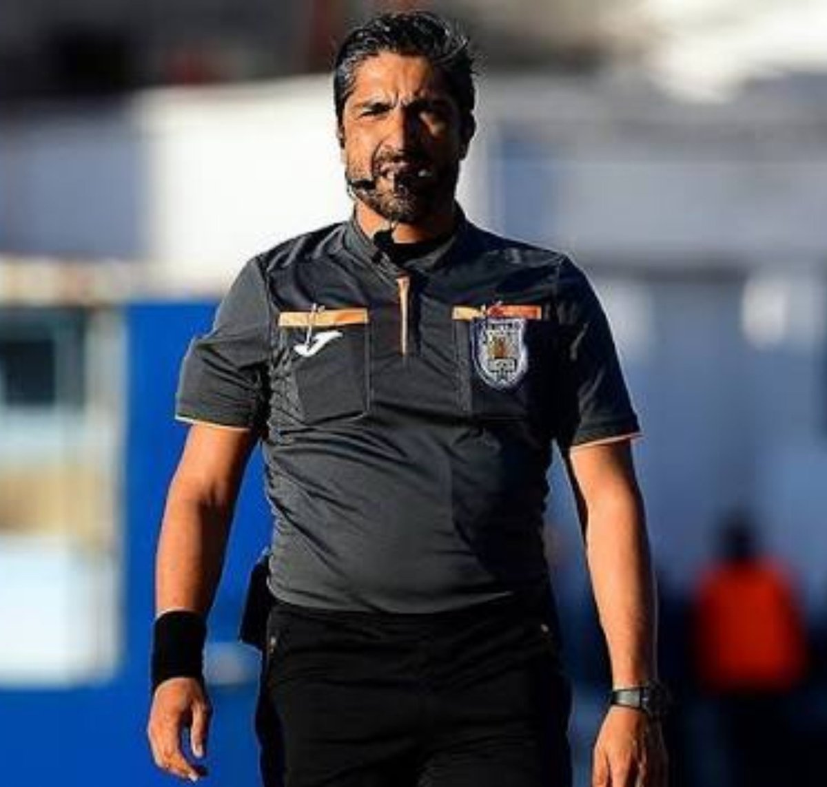 ArbitrajeU's tweet photo. EL "AMIGO" QUE FALTABA SUBIR🫣

Entre los ascensos que definió el Colegio de Árbitros aparece Daniel Rodríguez como árbitro FIFA VAR😳

¿Qué proyección tiene subir a un árbitro de 47 años a la máxima categoría?🤔

El "club de amigos de De León" ahora sí está completo 🤝🤮 https://t.co/3bDfwWePs1