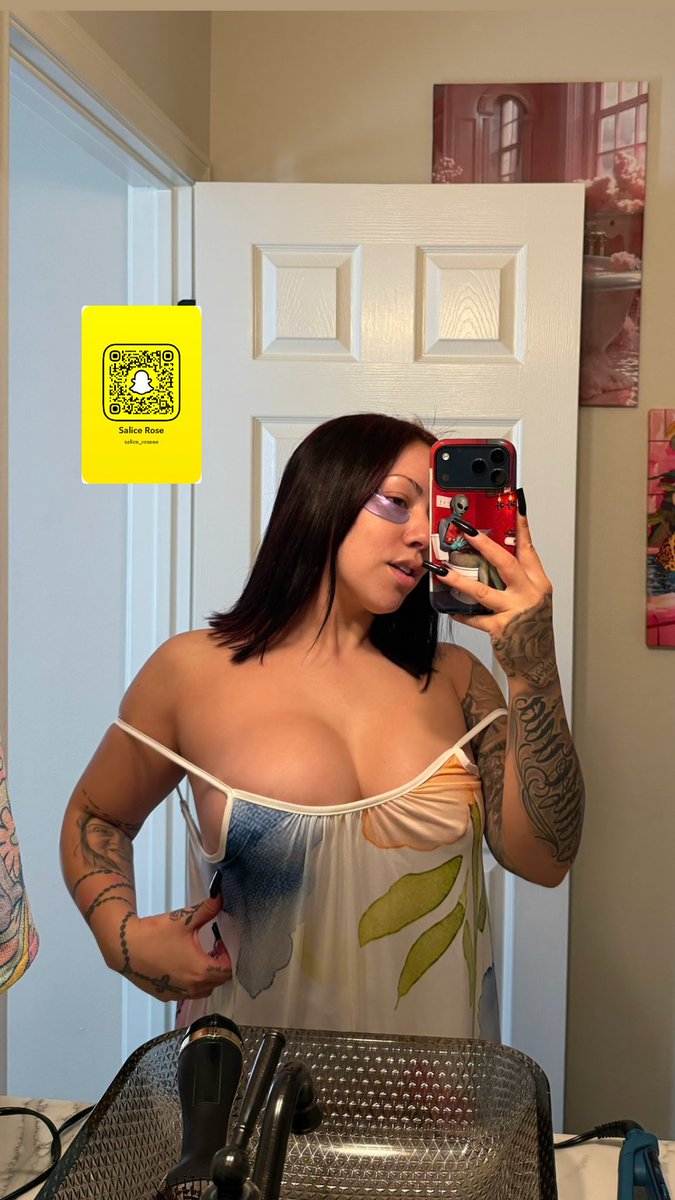 salice_roseee's tweet photo. Last night’s recap on my Snap! 👻 https://t.co/qwMfiLl0h5 https://t.co/hIKKKDhxRZ