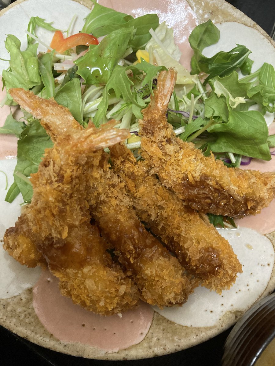 9YKtA1u2TrsaB3S's tweet photo. おはようございます
汐音母さんです
今日の日替わりランチは

エビフライ　です

ご来店お待ちしてます♪

#ランチ
#日替わりランチ
#札幌ランチ
#うまいもんや汐音 https://t.co/JmkQ3hbwlv
