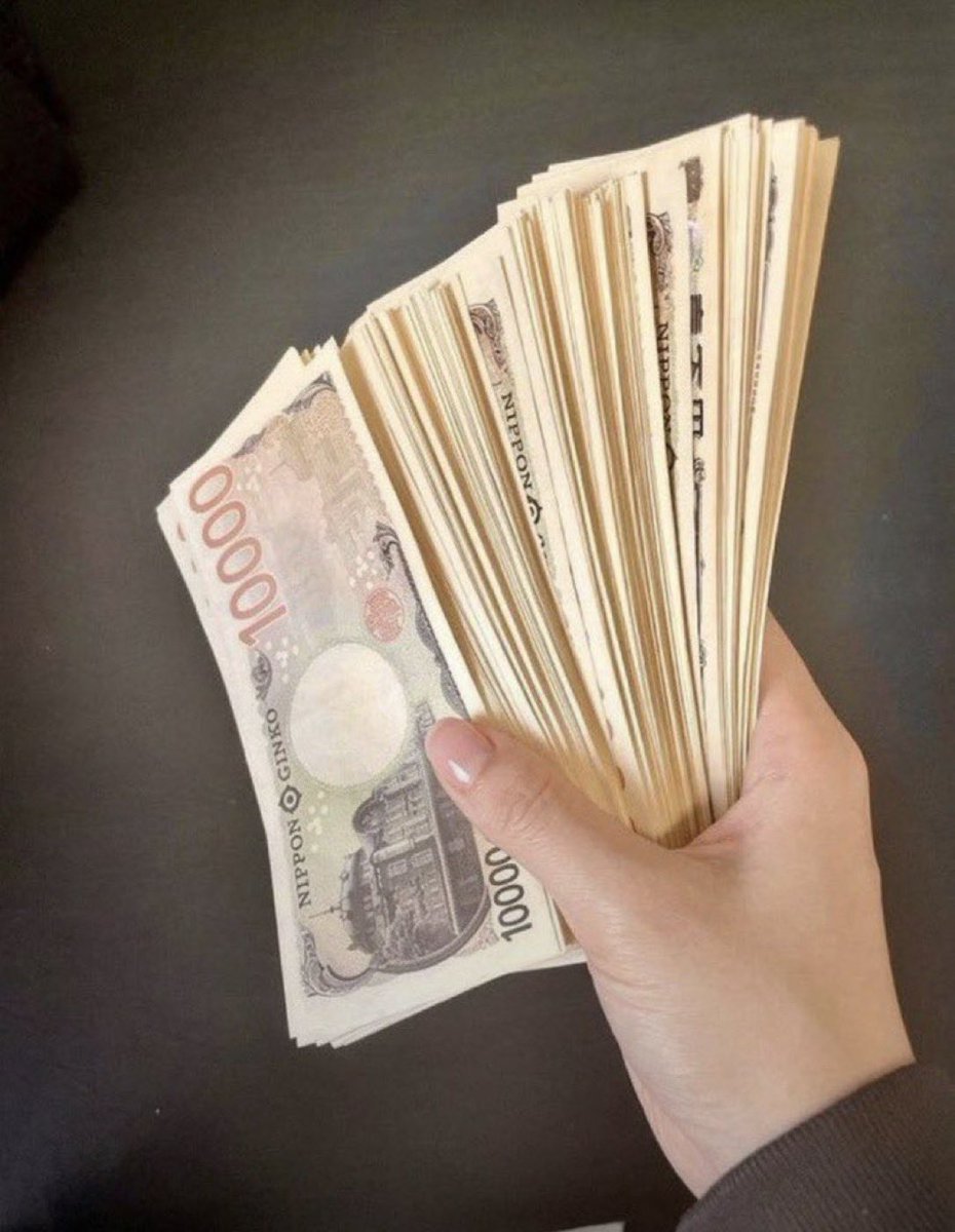 Takashimayvji's tweet photo. みんな月いくらあれば生活できるの？

①30万
②70万
③もっと https://t.co/nOza6dWhtD