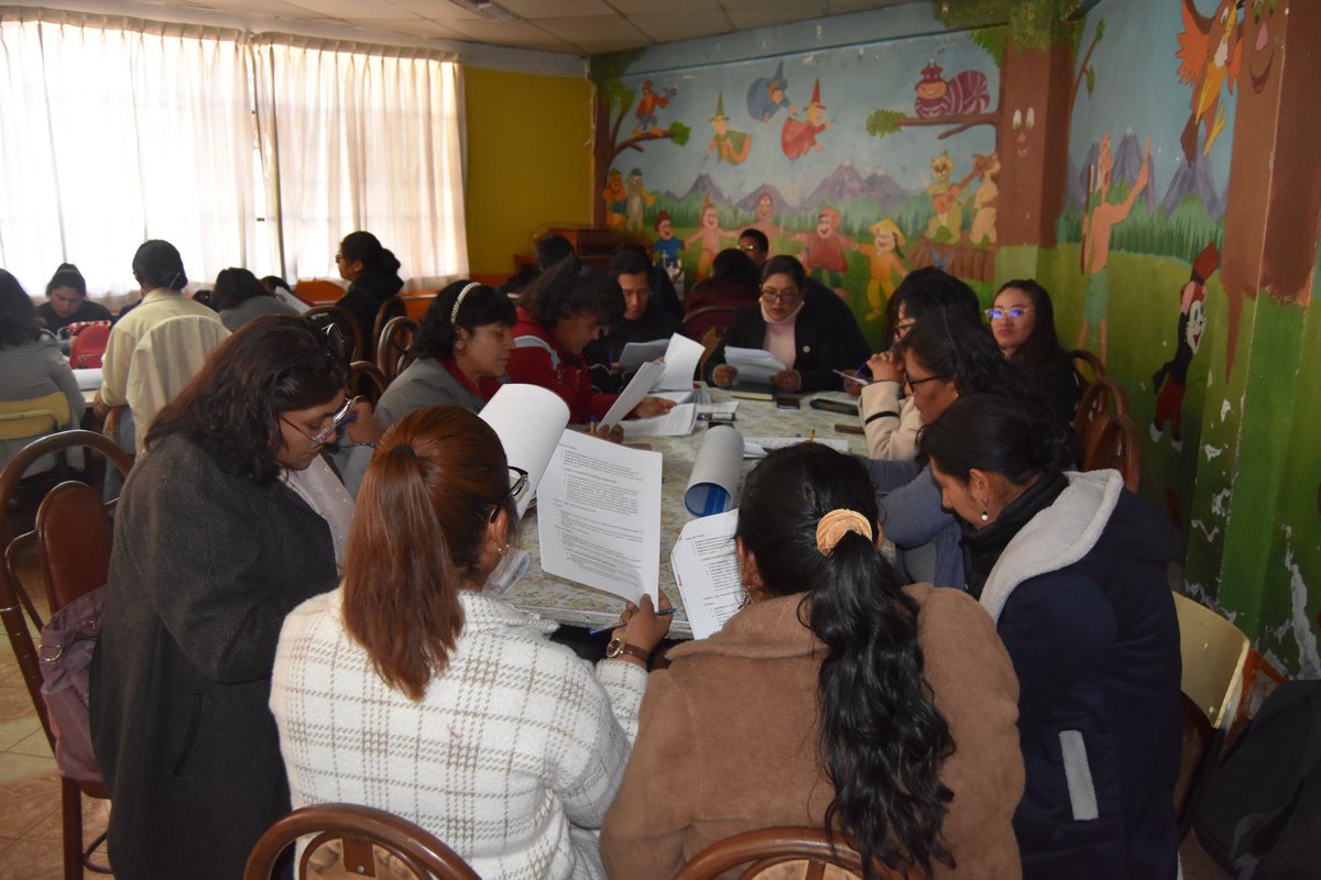 UgelPuno's tweet photo. 🤝 Fortalecemos las capacidades de nuestros maestros. Docentes de SAANEE, CEBE y PRITE participaron en un taller de planificación educativa en el CEBE Niño Jesús de Praga. ¡Seguimos articulando esfuerzos por una educación de calidad y pertinente! 🌟👧🧒 #UGELPuno #Puno https://t.co/6kjbQC9cEL
