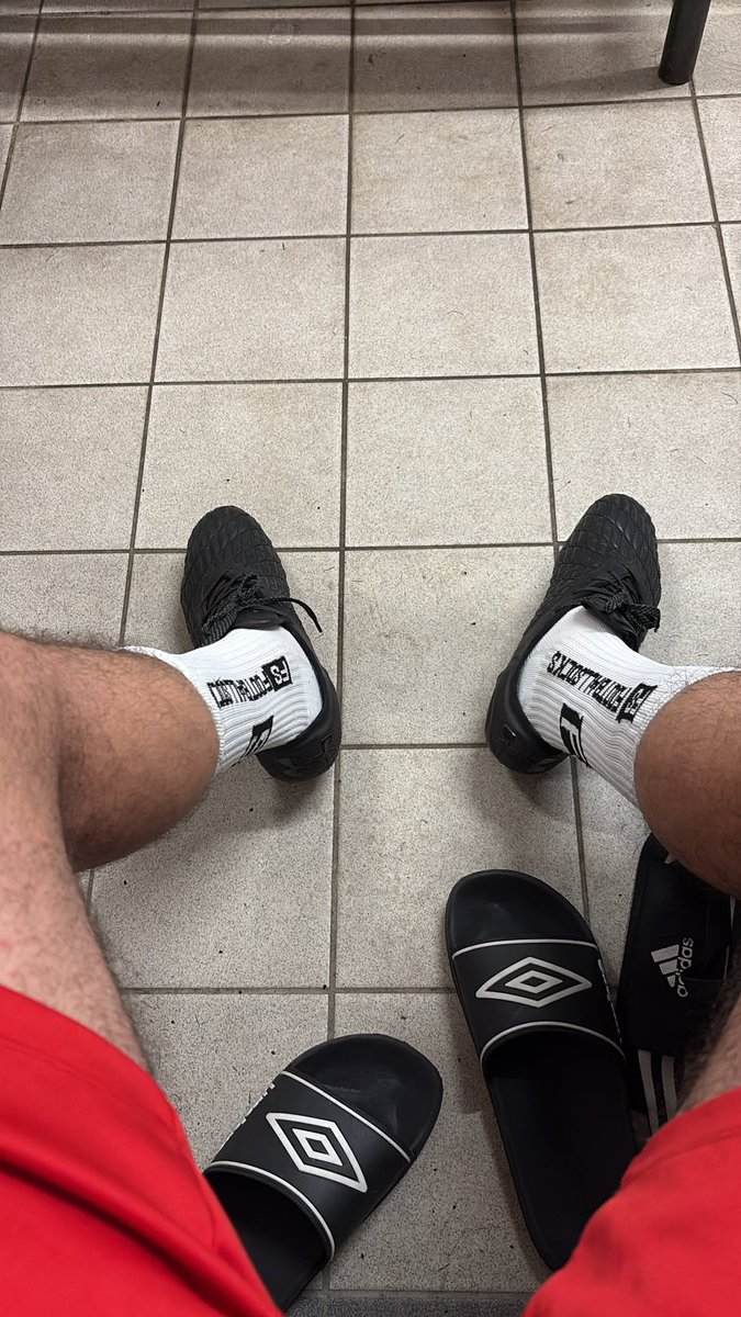 TurkishDom01's tweet photo. #GaySocks #Master #Findom #TurkishGay #ArabGay #Sneaker #Feets #SoccerFeets https://t.co/e2oXPXe6BQ