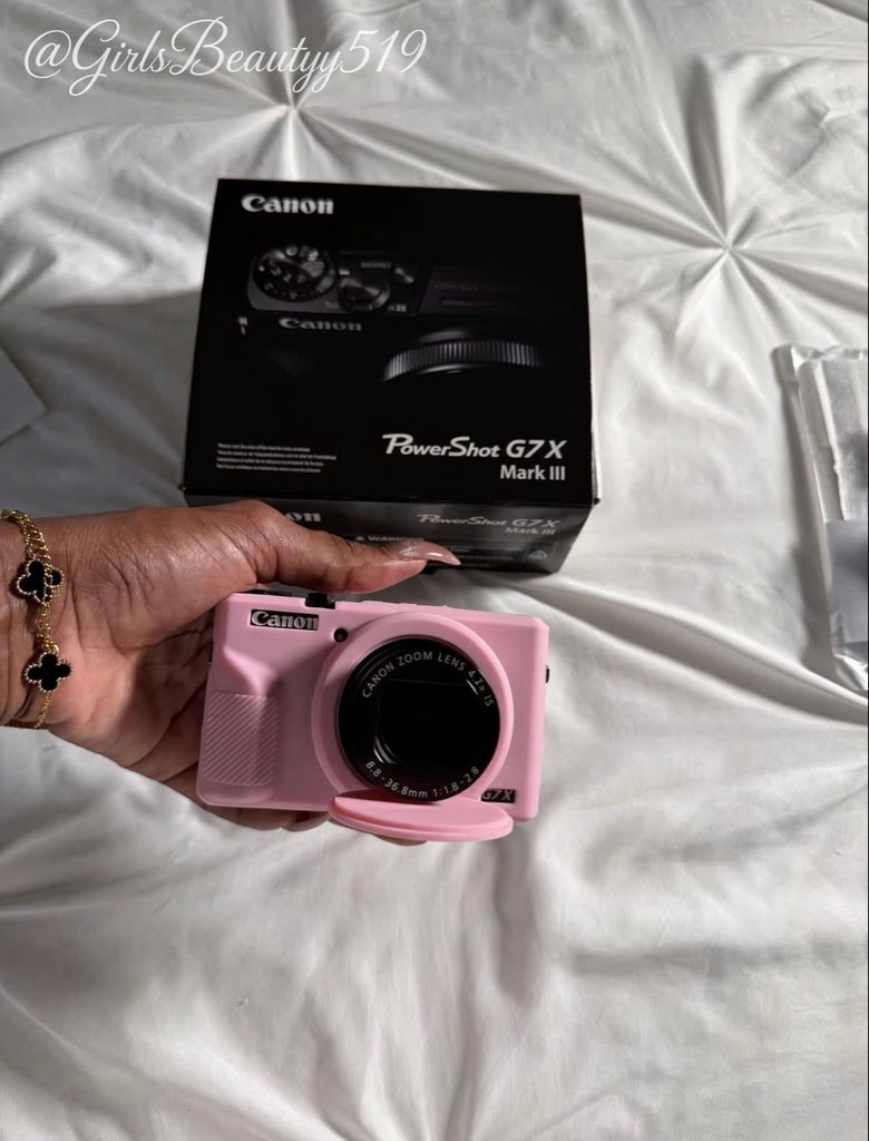 GirlsBeautyy519's tweet photo. all my girlies with a canon G7X KNOW BALL pictures be so teaaaa 😍🔥 https://t.co/R1veP5Uwe5