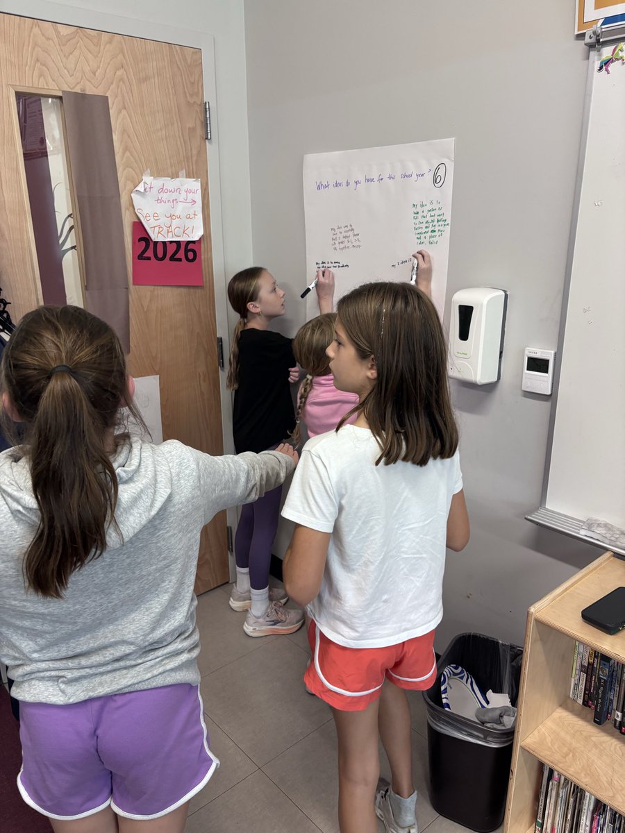 tshillings's tweet photo. It was great to have @NorthRidgeES first Game Changers meeting. We spent time getting their feedback on what they like about school, suggestions to improve our school and working together to make that happen! #thisISourhouse https://t.co/EN4wXTnxJw