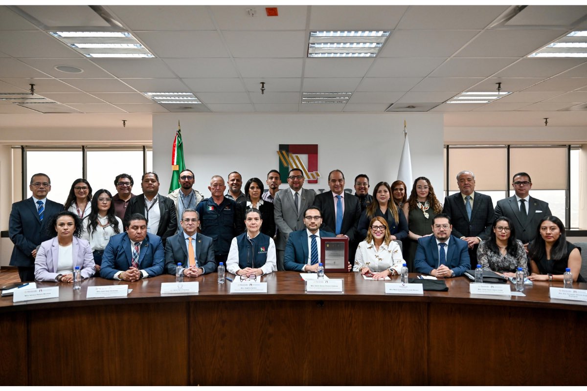 AduanasMx's tweet photo. La ANAM, en colaboración con @ConocerMx , instaló un Comité de Gestión por Competencias de Servicios Aduaneros y Comercio Exterior. Permitirá identificar, desarrollar y certificar las competencias requeridas en las funciones sustantivas de la ANAM.

Consulta el comunicado completo en: https://t.co/0RKVwEOAJZ