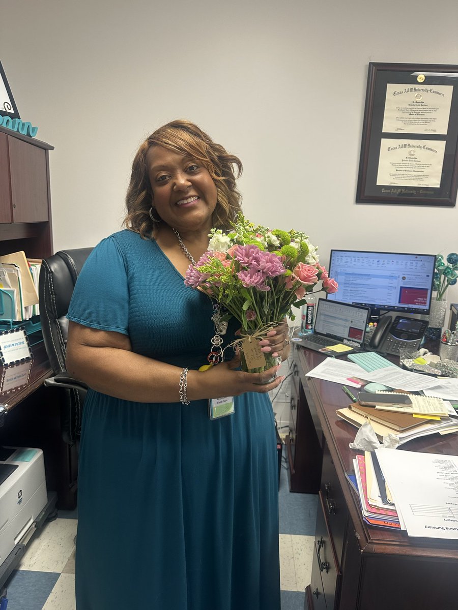yolanda_gaither's tweet photo. So grateful for the @Apollopta for thinking of me for Principal Appreciation Month! They are the best, always there to support my wildest dreams @Apollo_JH . #apollogearup #RISDDreamOn https://t.co/5hMkCaffU8