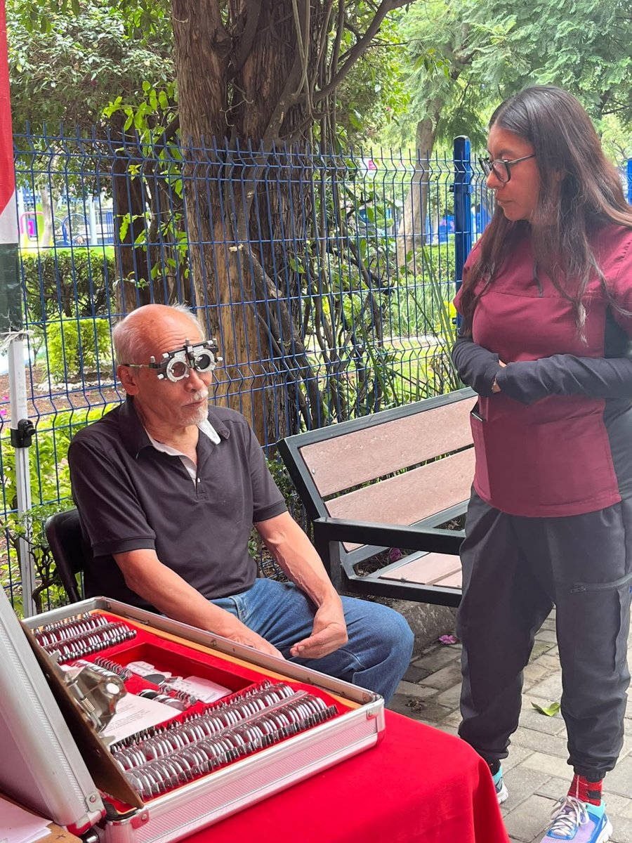 MxDiputados's tweet photo. El lunes se comienza en #territorio  escuchando y llevando servicios a las y los vecinos. Por encomienda de la Dip. @TaniaLariosMX seguirnos en las calles arrancando la semana en la Alcaldía Benito Juárez en la Colonia Nápoles.

#diputadadeterritorio 
@PRI_Nacional @alitomorenoc https://t.co/6xIWeZ3wZN
