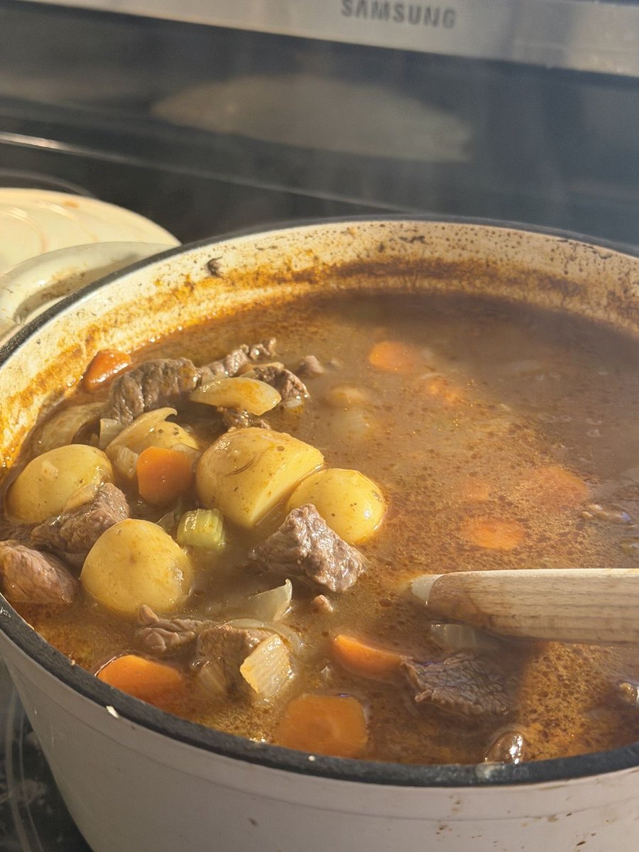 CaseDal3n's tweet photo. I wasn’t expecting pot roast… https://t.co/c0fFvoURzN