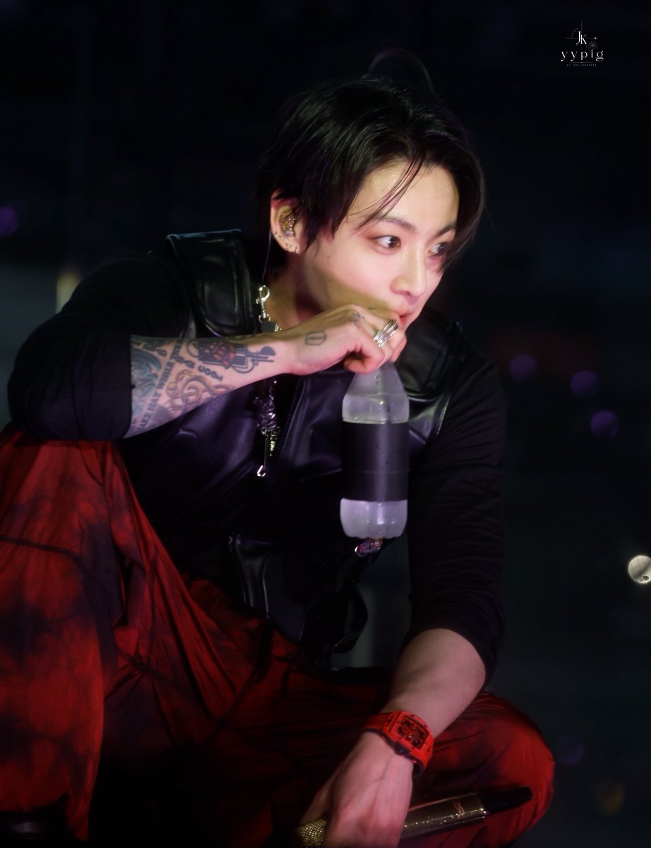 Tiger_Lily_0901's tweet photo. 🌟𝗚𝗢𝗟𝗗𝗘𝗡🌟𝗝𝗨𝗡𝗚𝗞𝗢𝗢𝗞🌟

I'm streaming #Seven and #StandingNextToYou to support the lovely album #Jungkook_GOLDEN.🐰💛

20:00タリョラ楽しみ🥳
テテちゃんグクも一緒にセルカありがとう🥰
今日も笑顔で幸せな一日となりますように…🌈✨ https://t.co/t25Lsj3us1