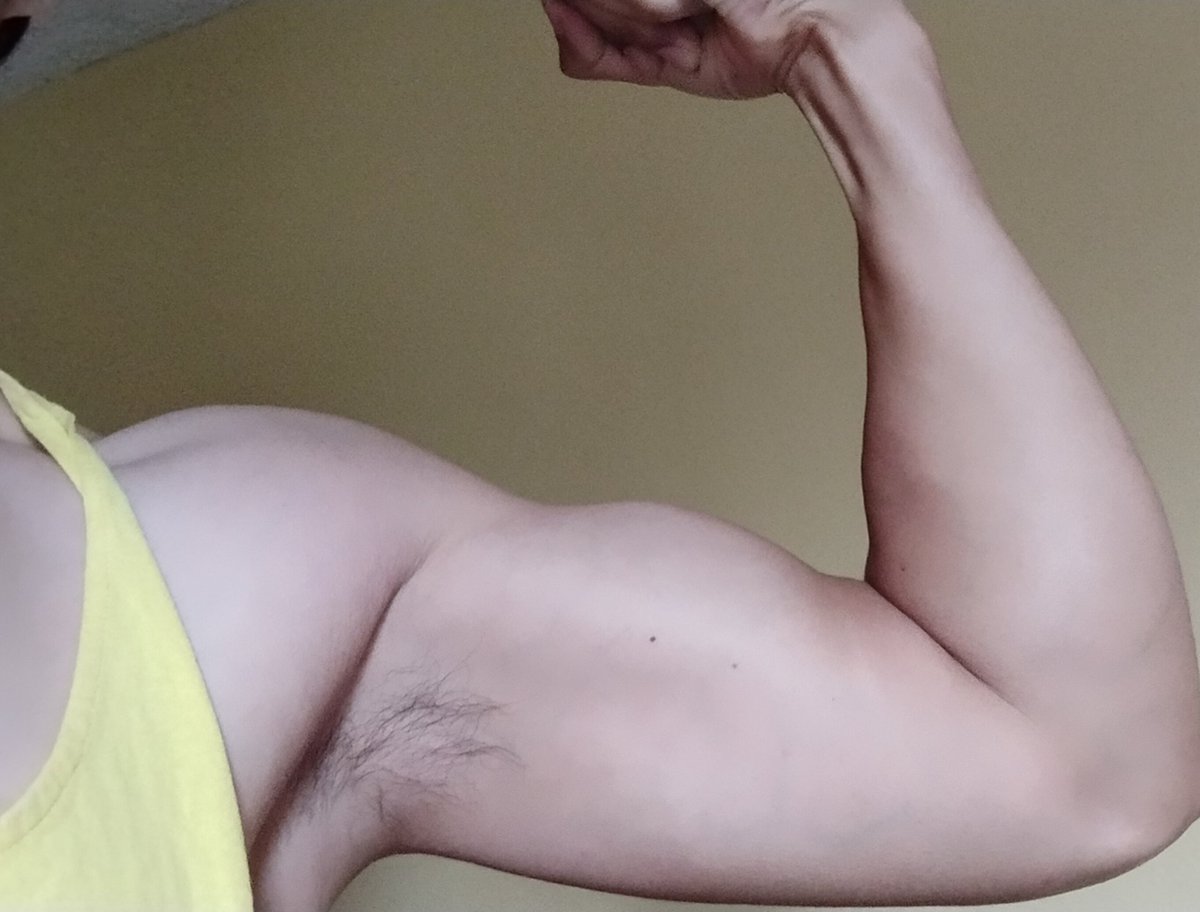 luvite_1890's tweet photo. Poco a poco #biceps https://t.co/j7gMhi7iyh