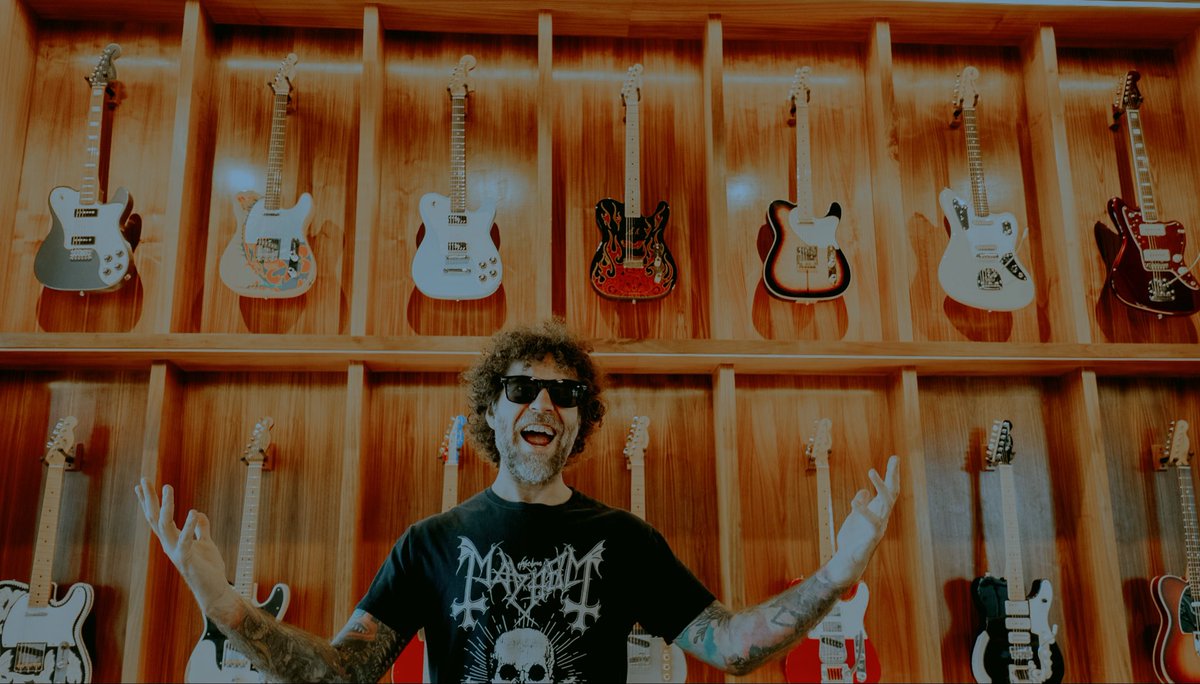 Dave_Revocation's tweet photo. Hanging at the Fender showroom in Nashville 🎸 

#fender https://t.co/5t2ClKygqU
