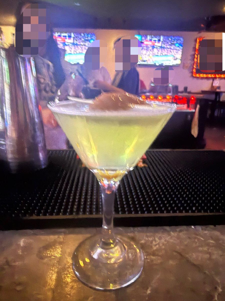 _shayandtay's tweet photo. What’s your drink of choice ? https://t.co/55avKA7TLi