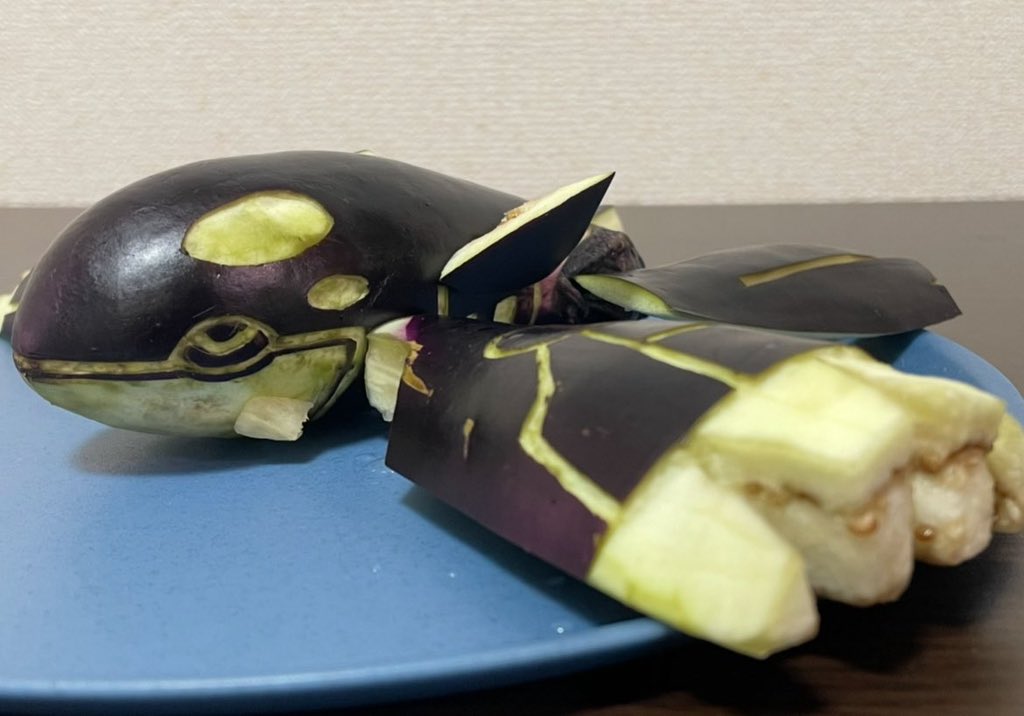 sinnoh_CEO's tweet photo. are you okay babe? you’ve barely touched your Kyogre eggplant https://t.co/I8iPfulBFs
