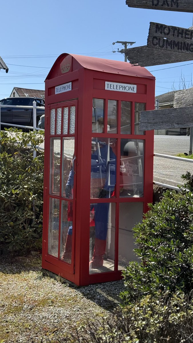 wapple15's tweet photo. Deloraine Tasmania π¦πΊ #TelephoneBoxTuesday https://t.co/qOtCNhOKac
