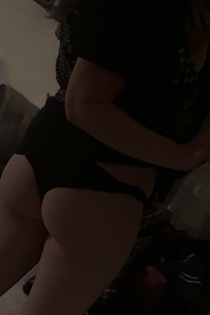 Teynexe's tweet photo. waiting for someone to use me, take out their frustration on my body and make it feel sooo good <3 https://t.co/qithbOmA1R