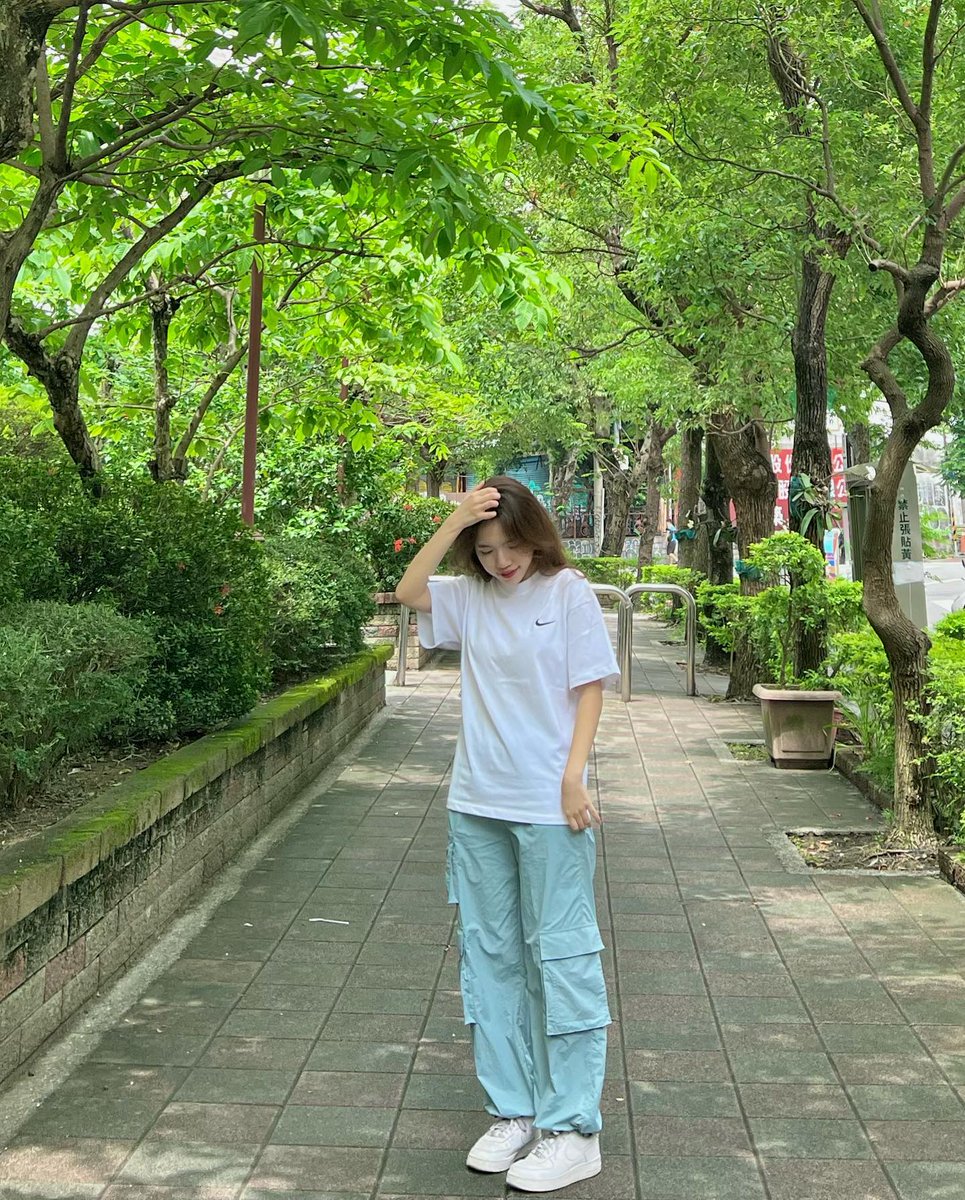 Janeterodri_'s tweet photo. Howdy! 🌻 Don’t forget: the world is a better place with you in it—go shine today! 🌸
jATgZilb https://t.co/yVCBdYQen4