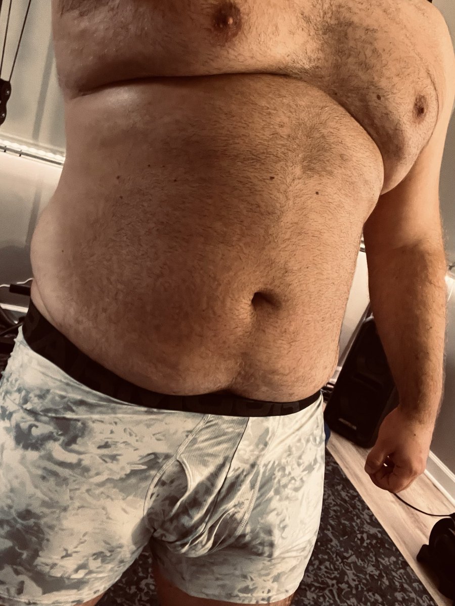 Bear_Jerz's tweet photo. Feelin big post workout. 🐻💪🏼 https://t.co/IcfLNvoT77